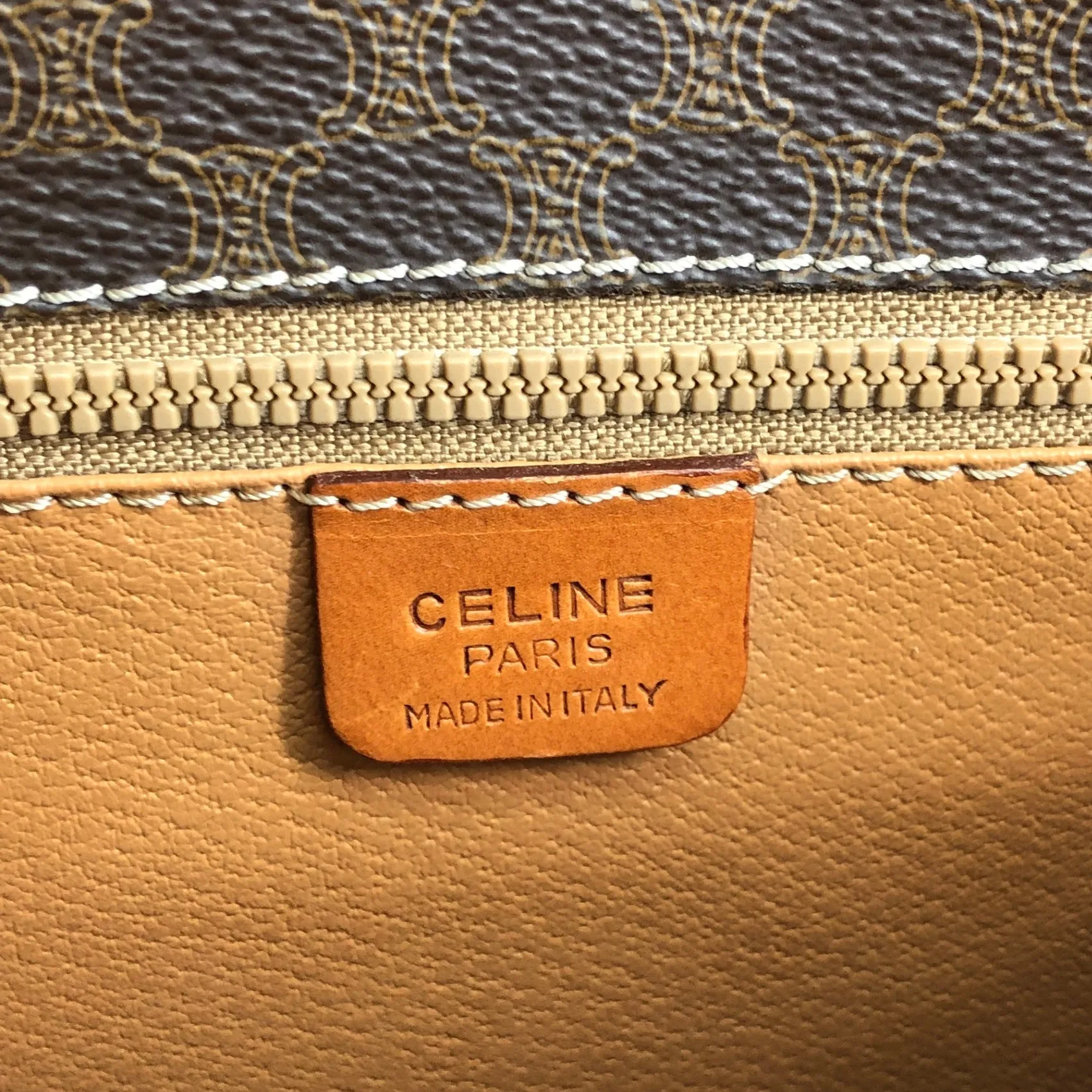 CELINE Macadam Blason Front Buckle Shoulder bag Brown Vintage wuk23r