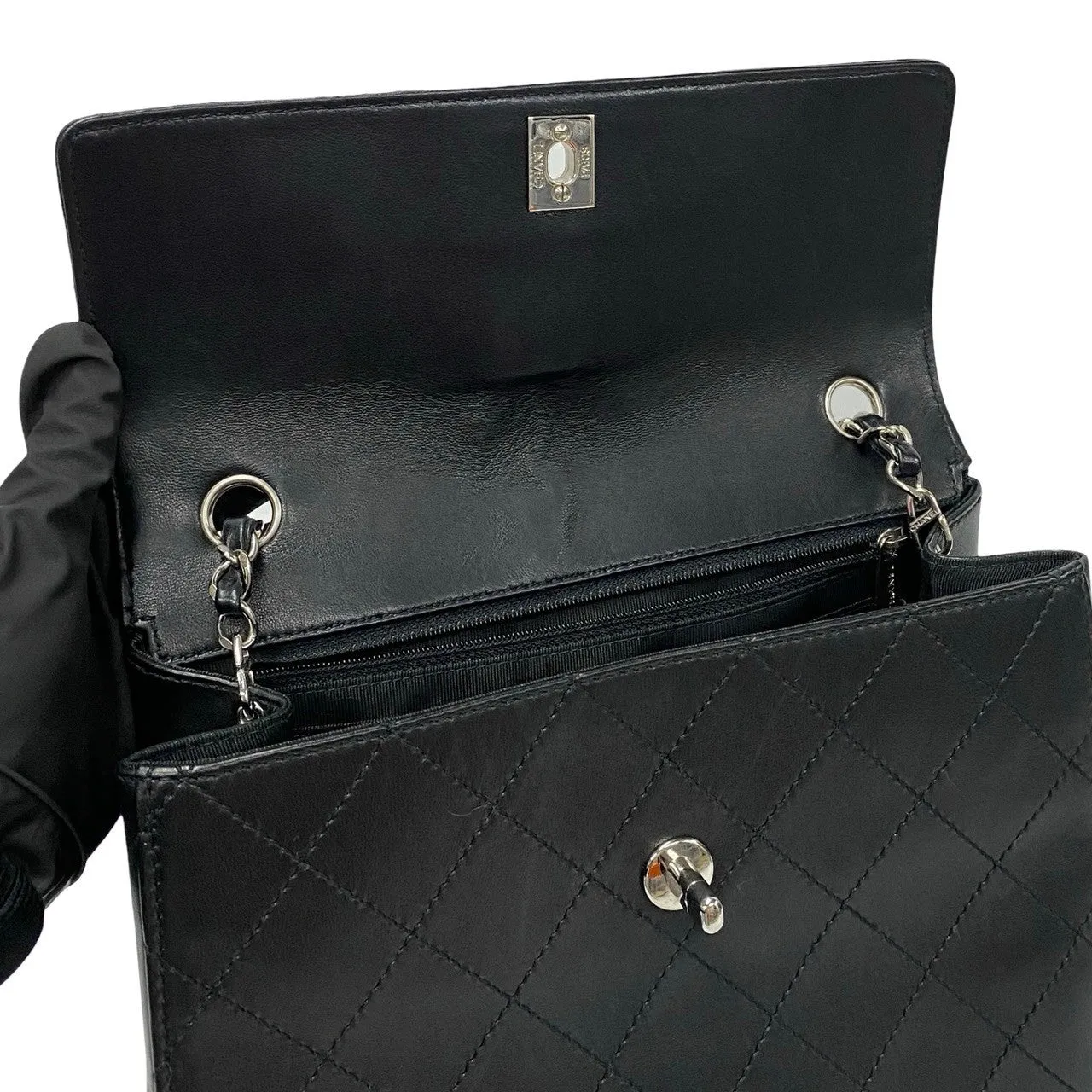 Chanel Matelasse Lambskin 26cm Chain Shoulder Bag Leather Shoulder Bag 59289 in Excellent condition