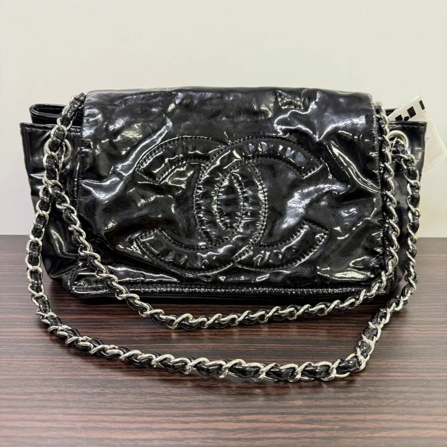 Chanel Patent Leather Chain Shoulder Bag in Black - Preloved LB109951
