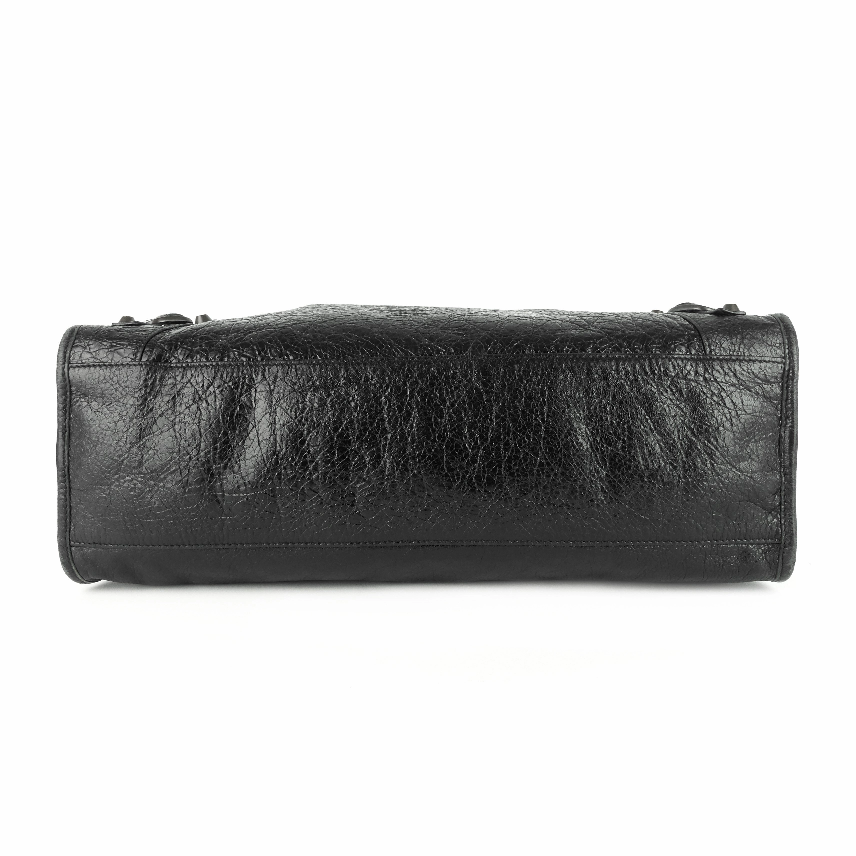 City Classic Studs Medium Lambskin Leather Bag