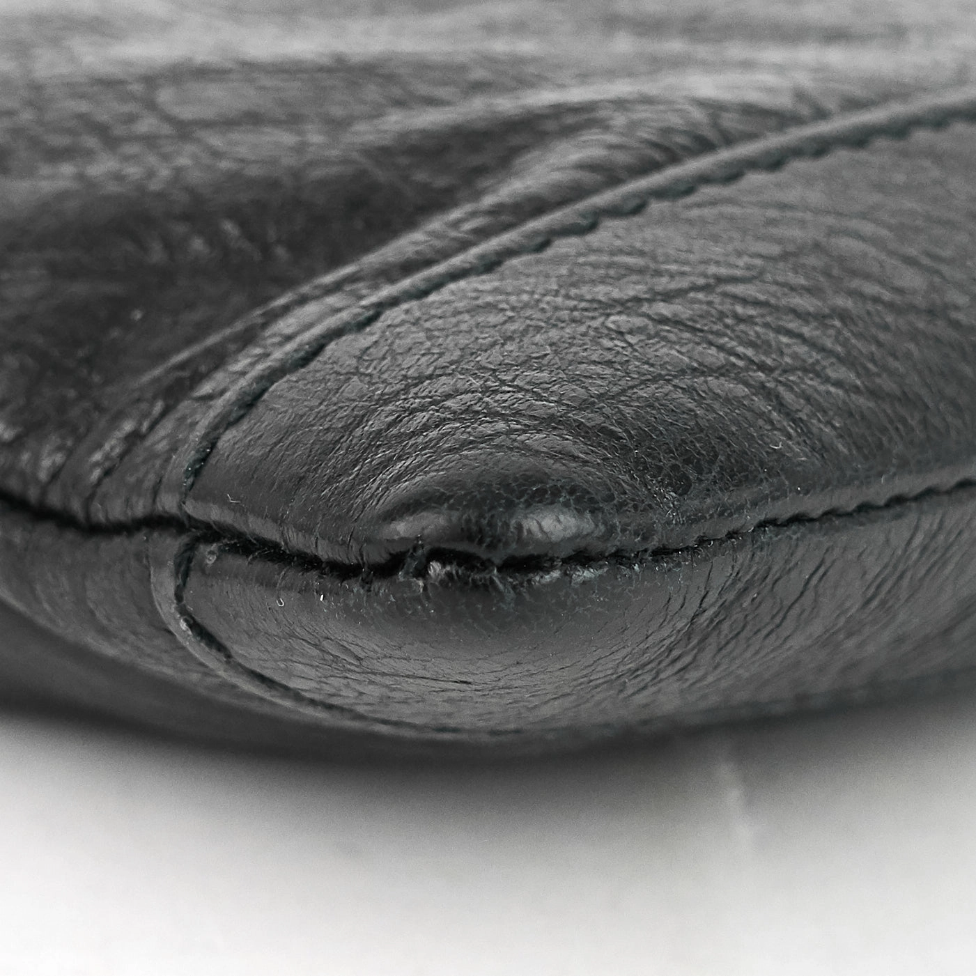 Classic City Medium Lambskin Clip Clutch Bag