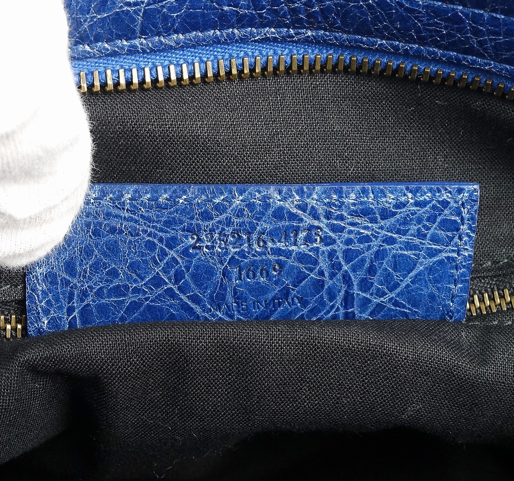 Classic Velo Agneau Leather City Bag