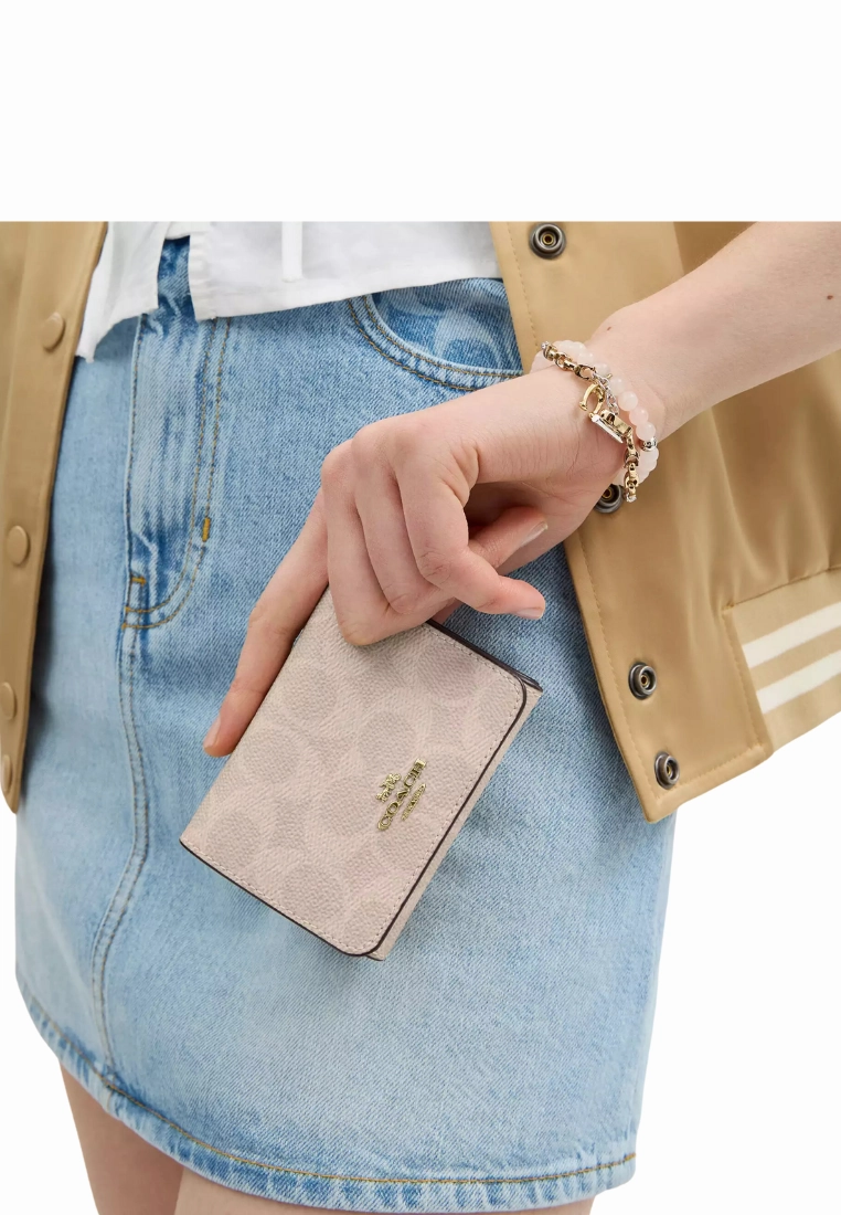 Coach Card Holder Wallet Blocked Signature Canvas In Sand Tan CZ446