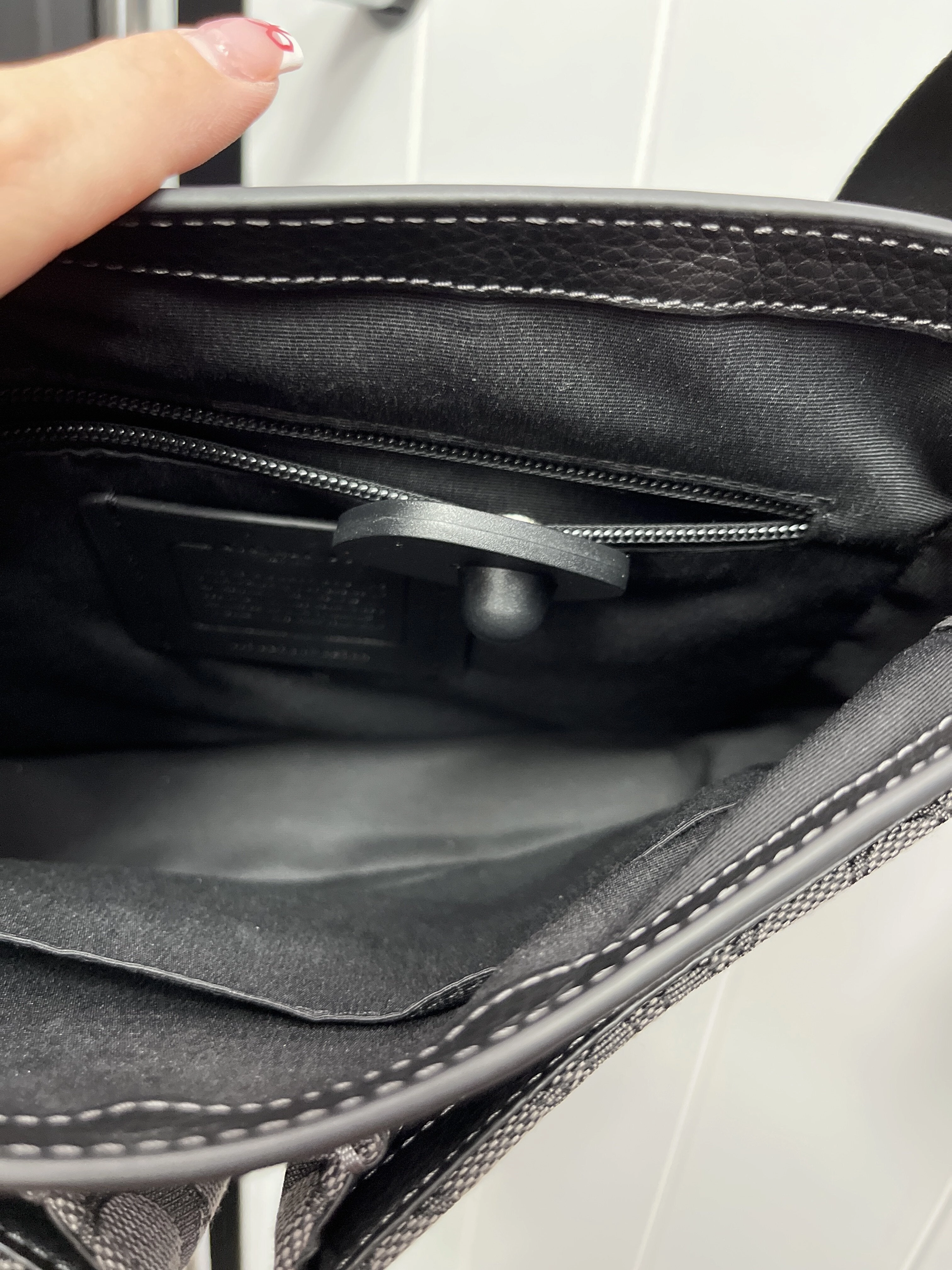 Crossbody Designer By Coach  Size: Medium