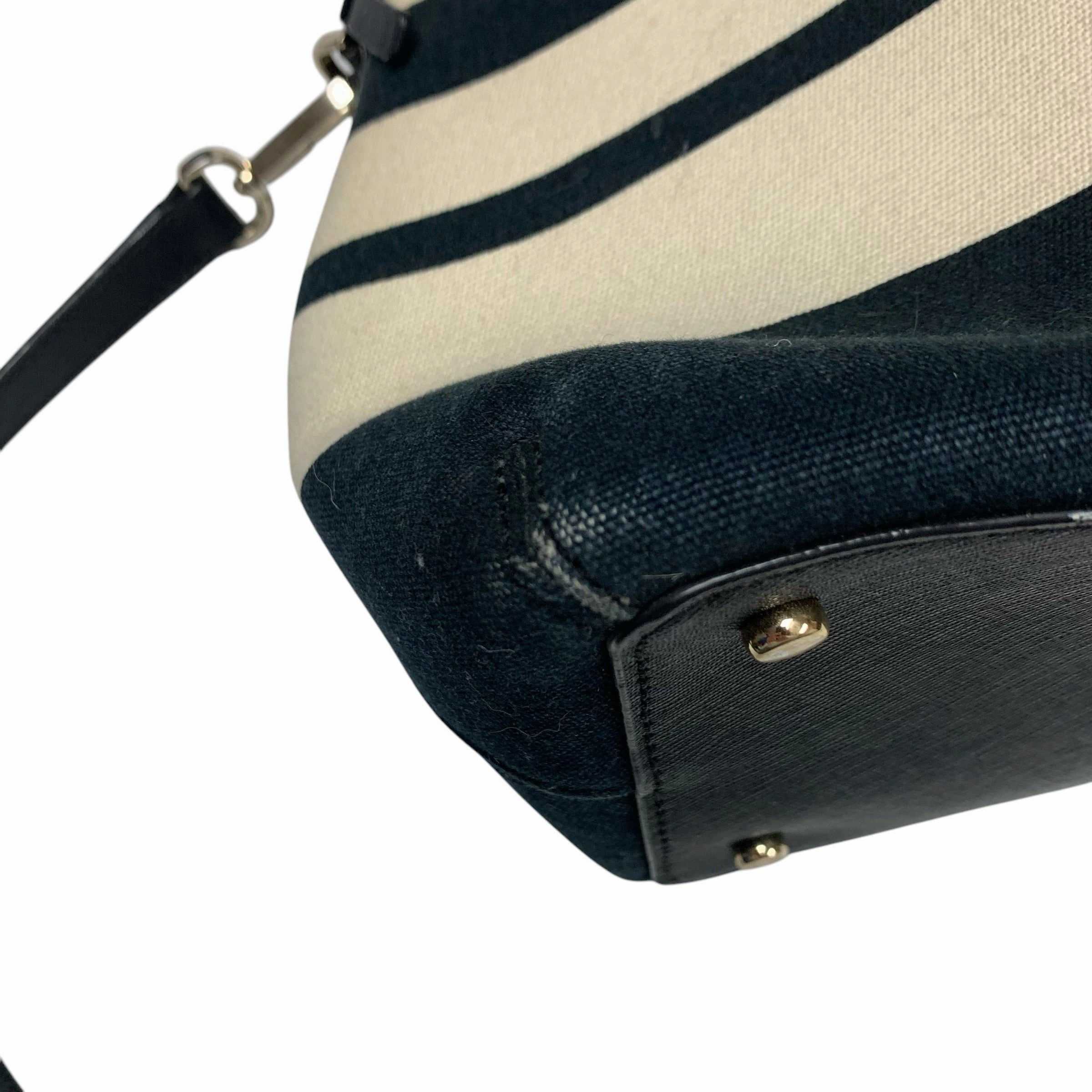 Crossbody Designer By Kate Spade, Size: Large
