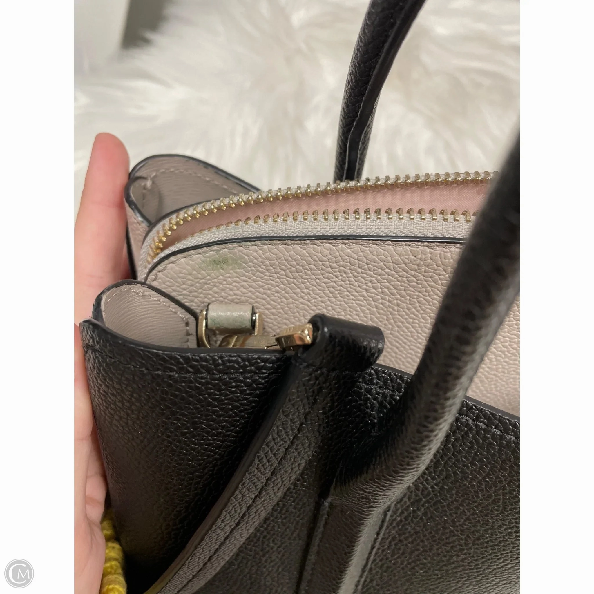 Crossbody Designer By Kate Spade, Size: Medium