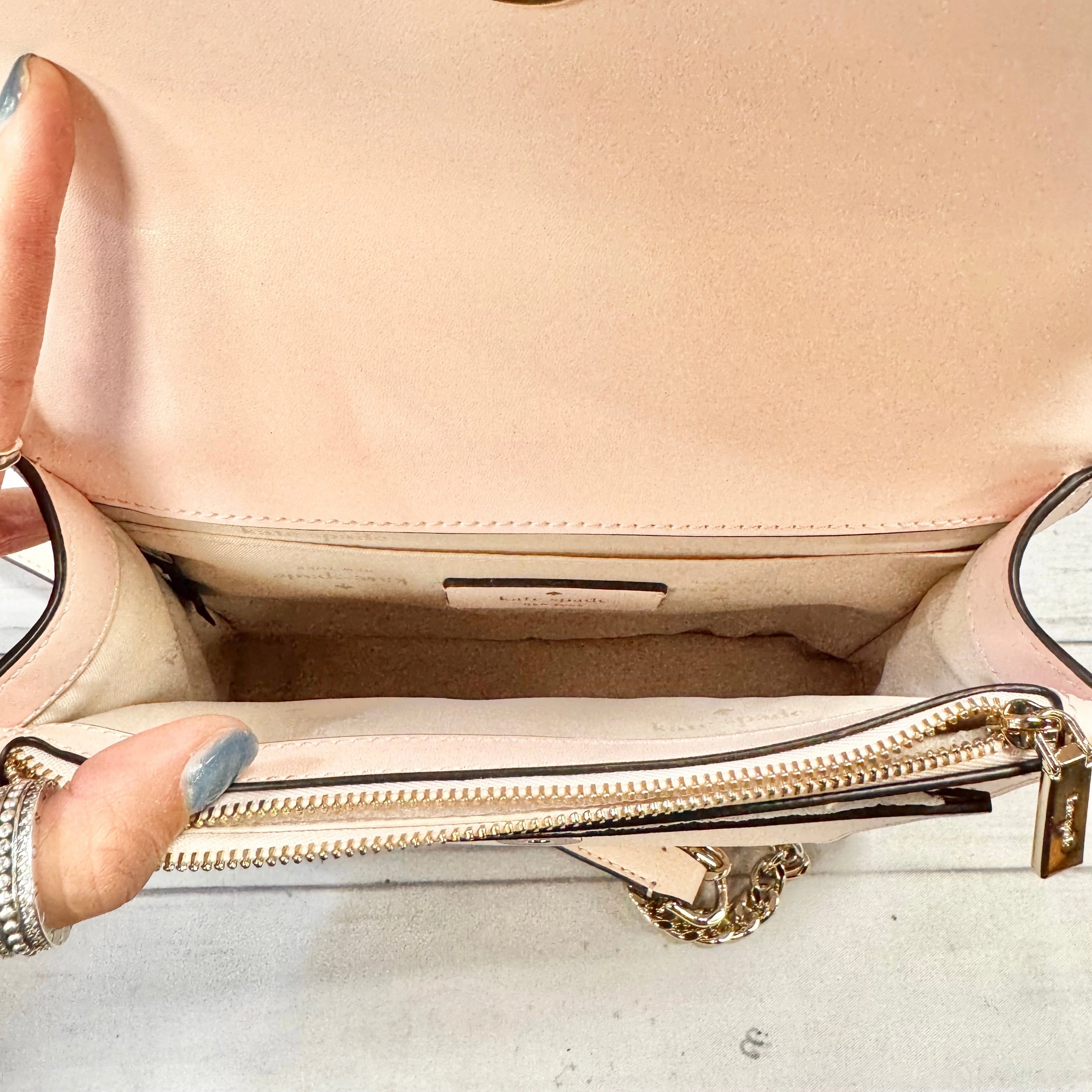 Crossbody Designer By Kate Spade, Size: Medium