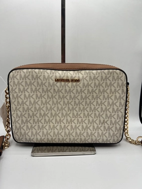 CROSSBODY DESIGNER by MICHAEL KORS In CREAM & TAN, Size: MEDIUM