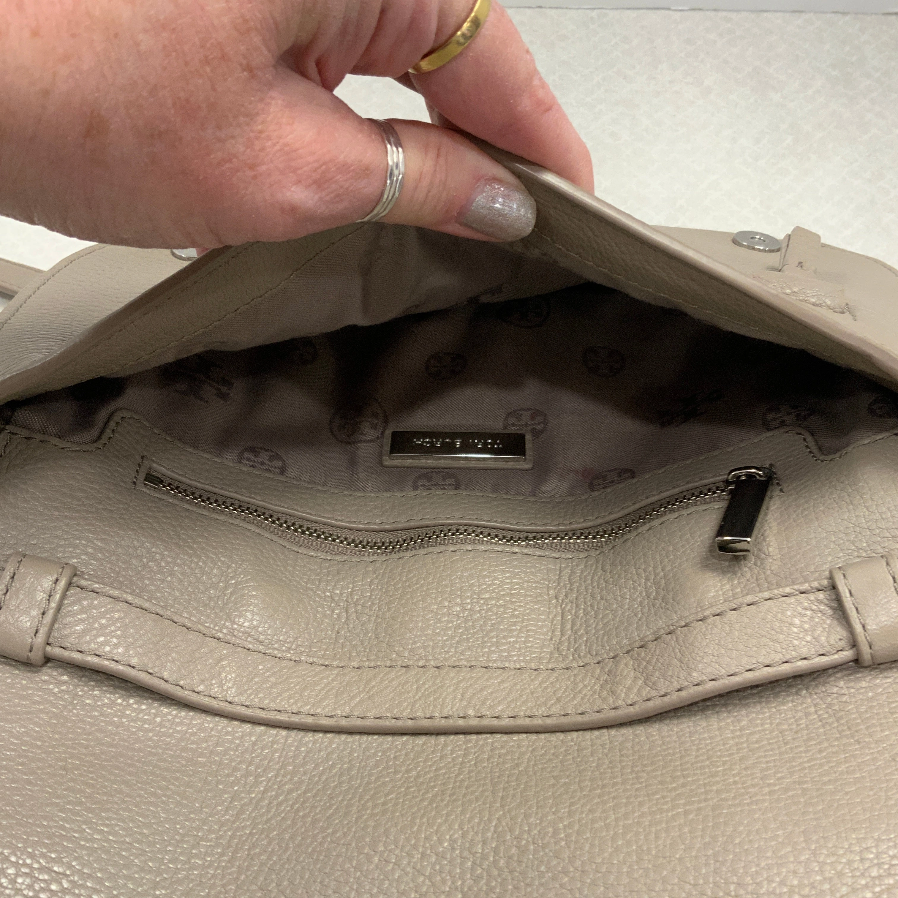 Crossbody Designer By Tory Burch In Taupe, Size:Medium
