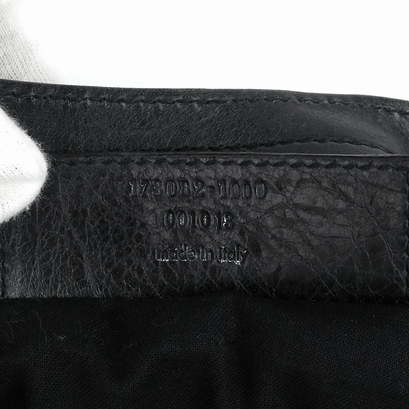 Giant 12 City Agneau Leather Handbag