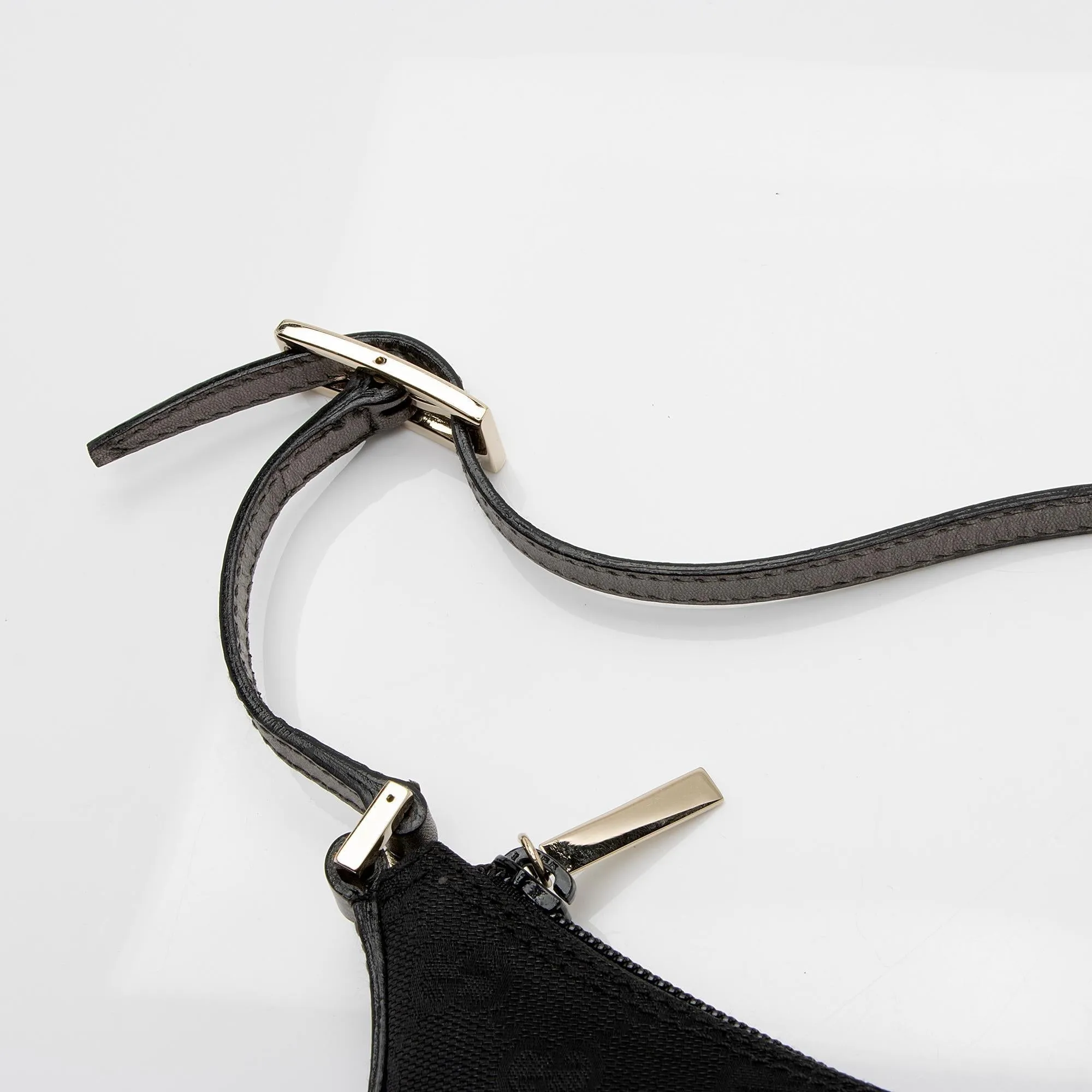 Gucci GG Canvas Small Shoulder Bag (SHF-tAMHuQ)