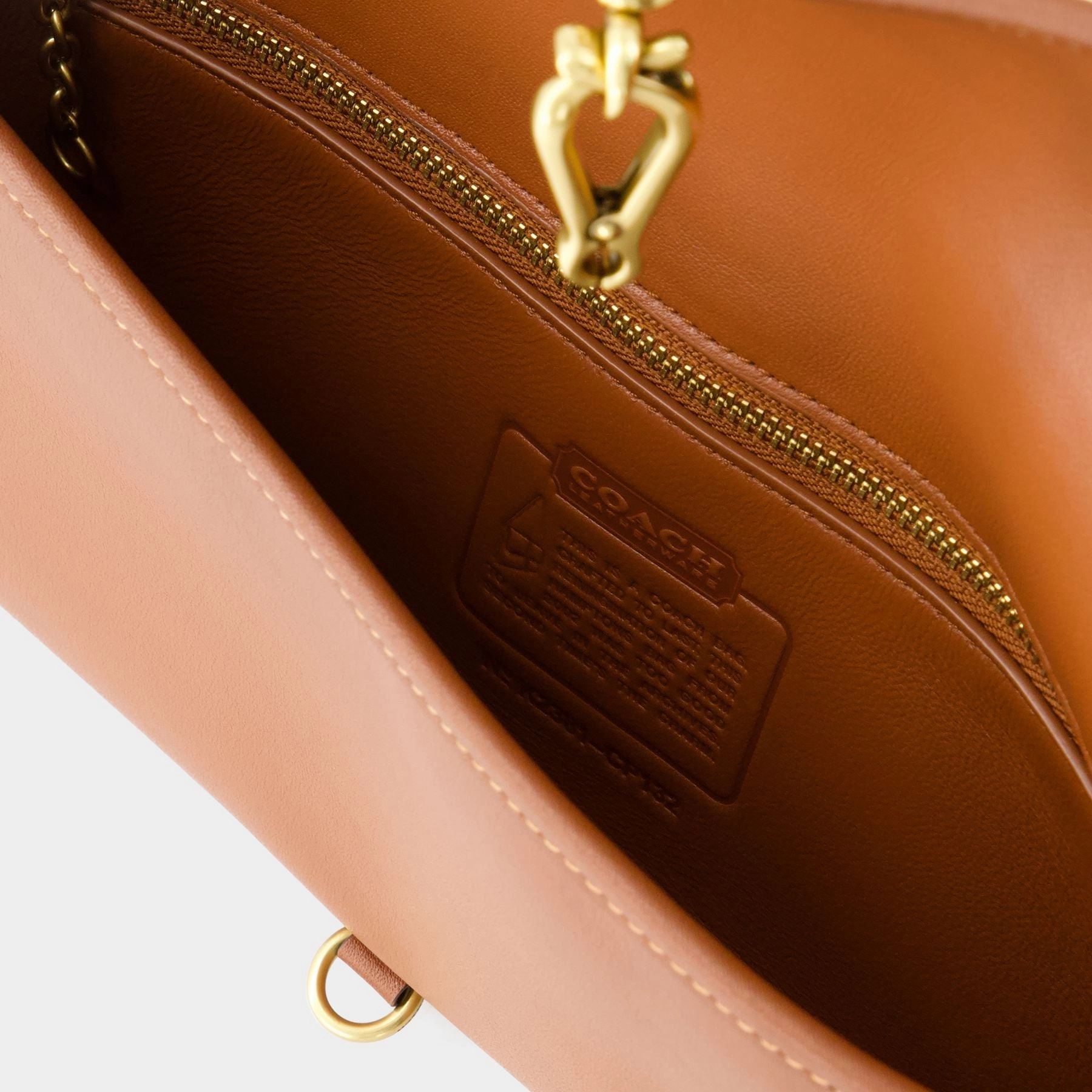 Hamptons Shoulder Bag - Coach - Leather - Brown
