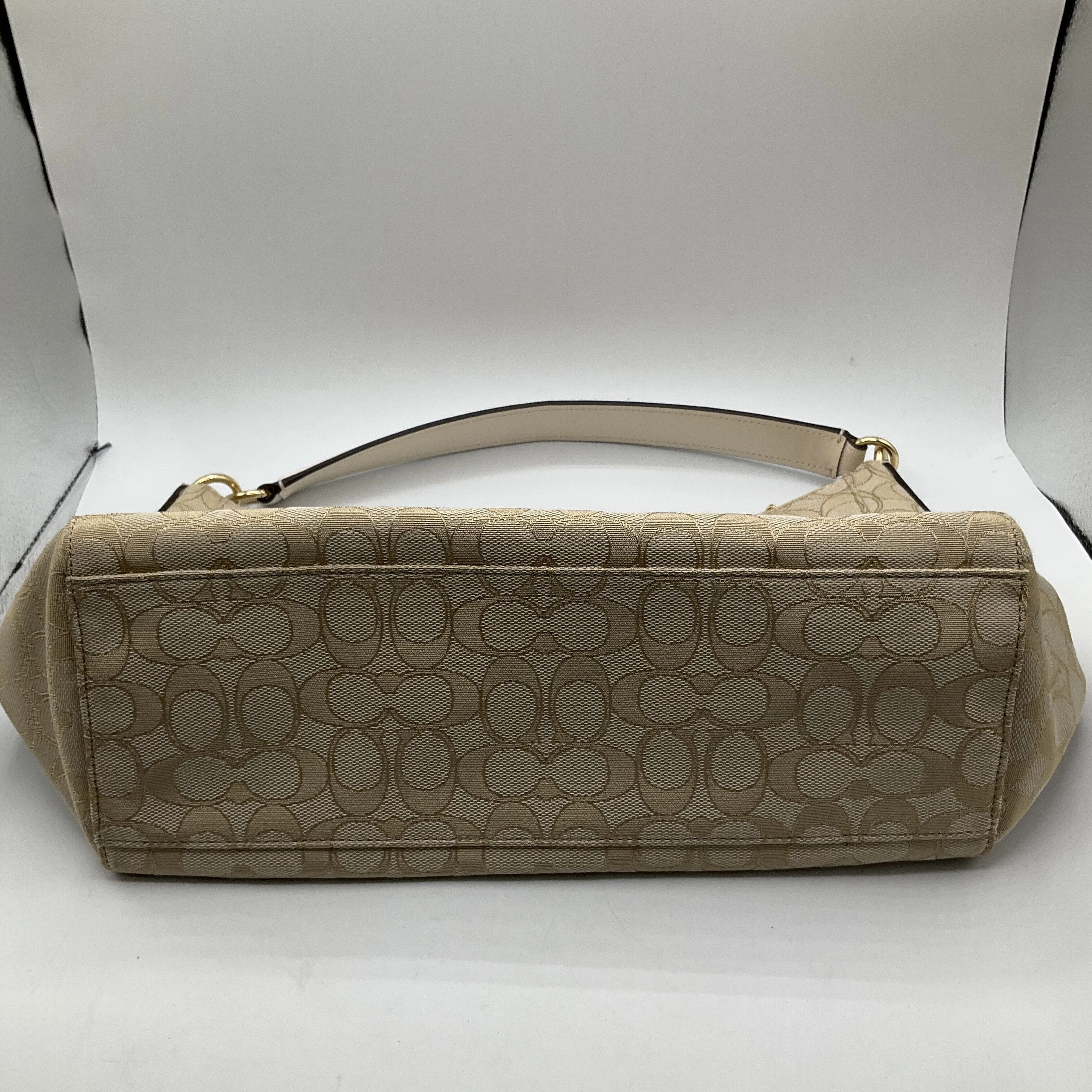 Handbag Designer By Coach  Size: Medium