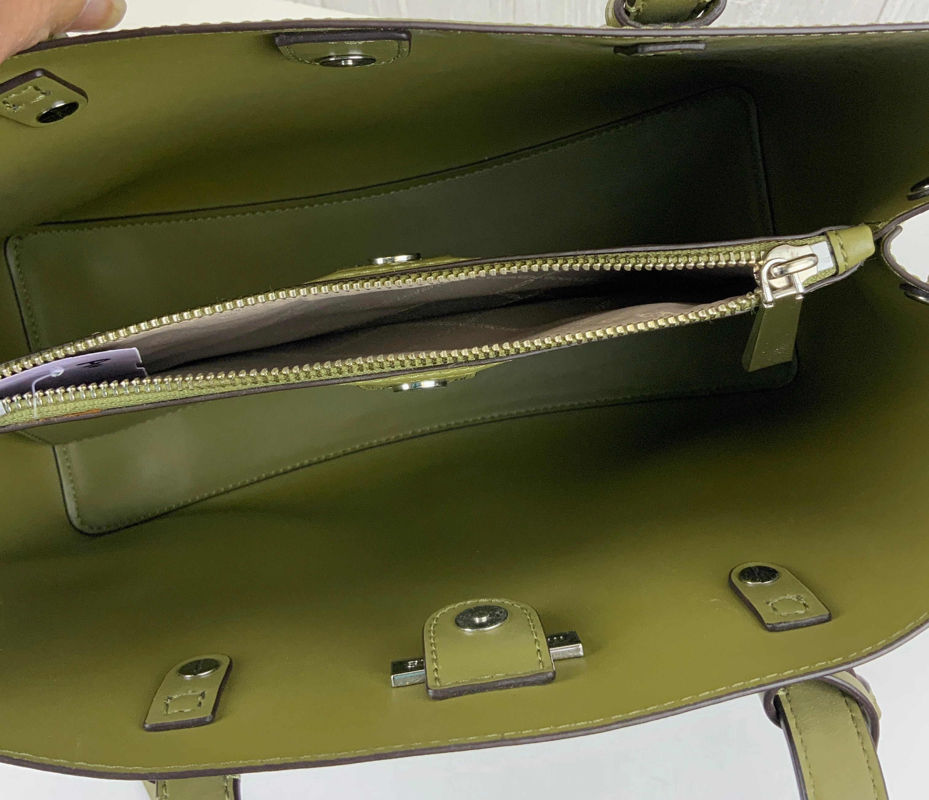 Handbag Designer By Michael Kors In Green, Size:Medium