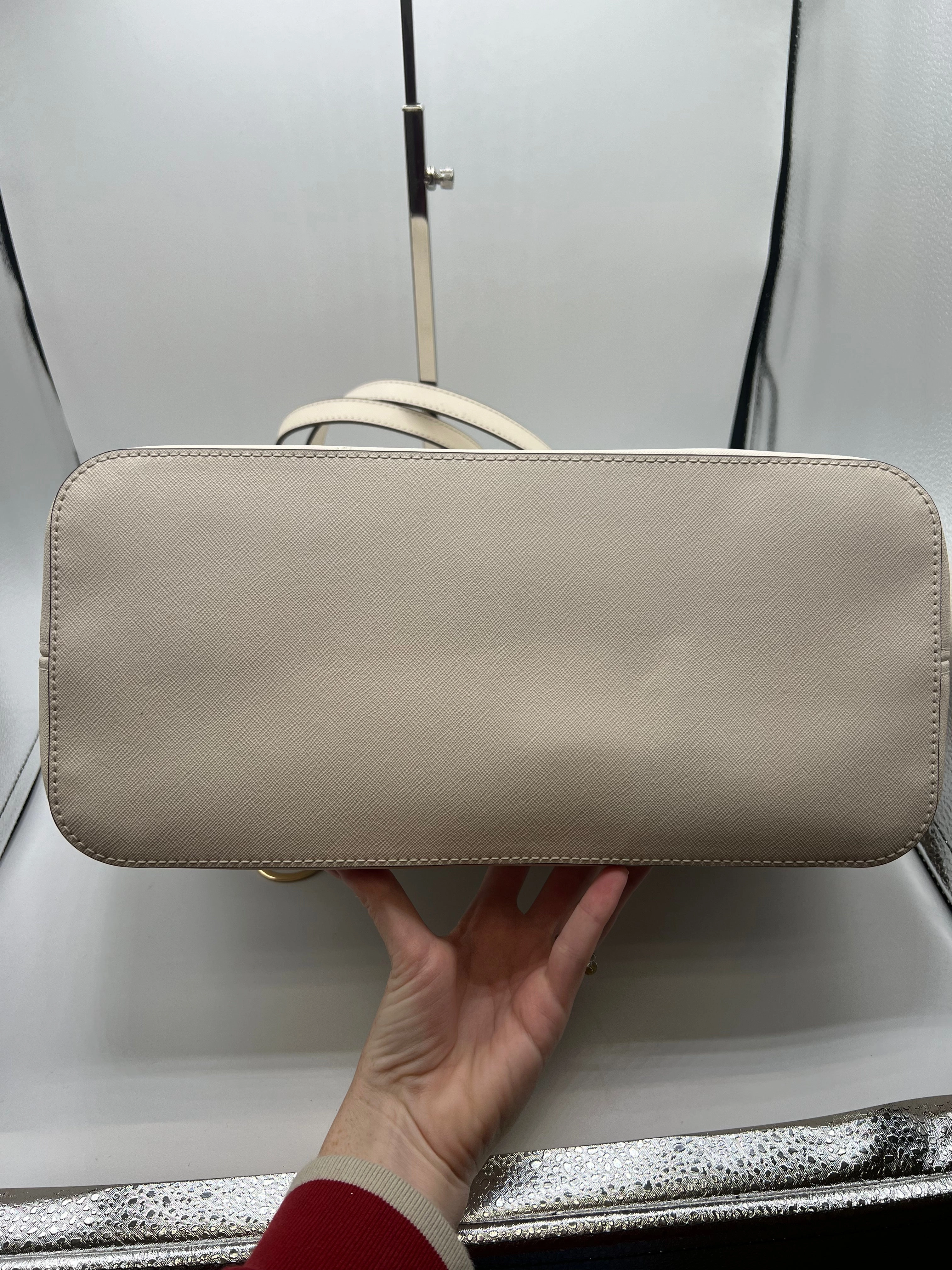 HANDBAG DESIGNER by MICHAEL KORS In WHITE, Size: LARGE