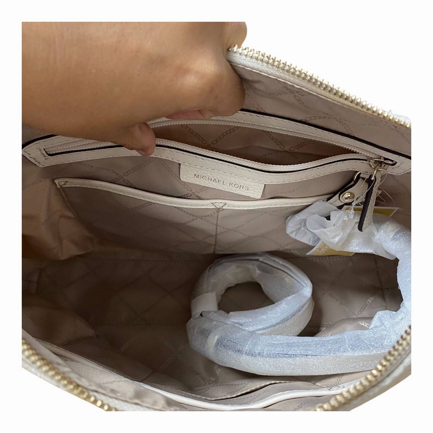 Handbag Designer By Michael Kors In White, Size:Medium
