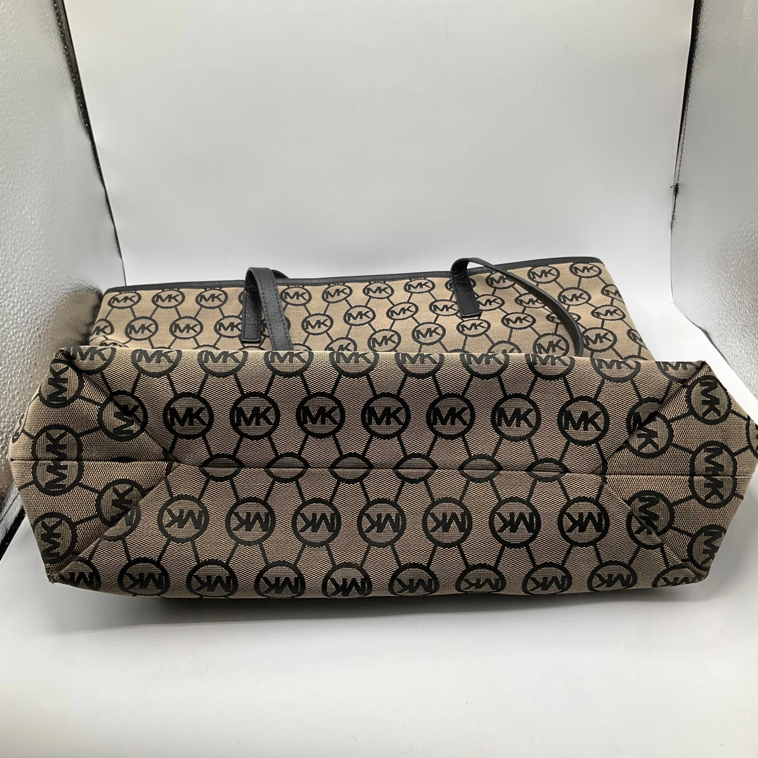 Handbag Designer By Michael Kors, Size: Large
