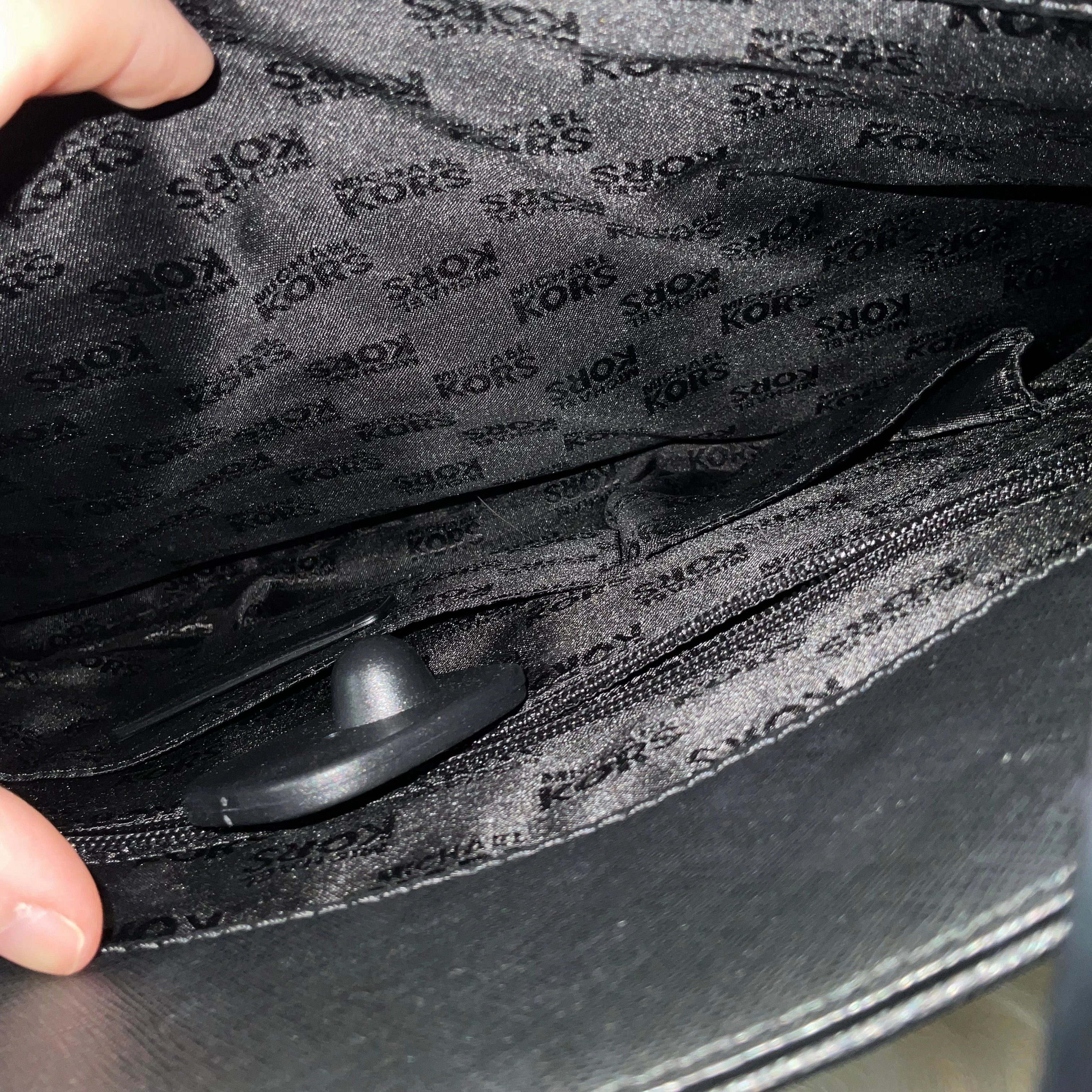 Handbag Designer By Michael Kors  Size: Large