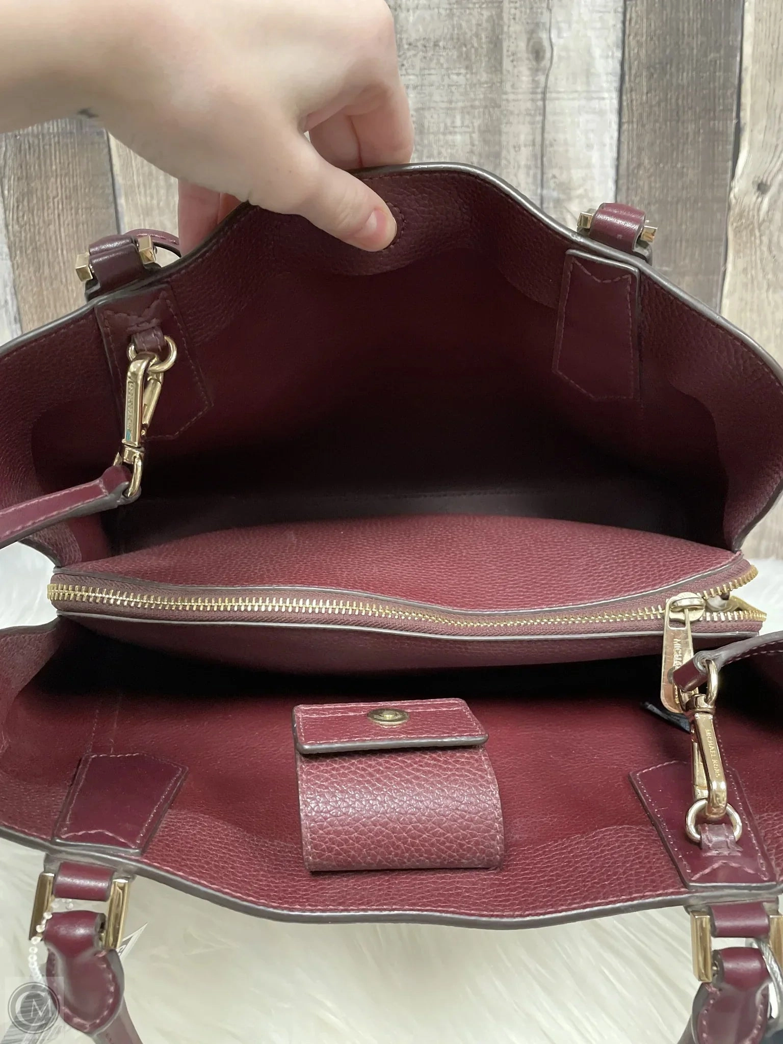 Handbag Designer By Michael Kors  Size: Large