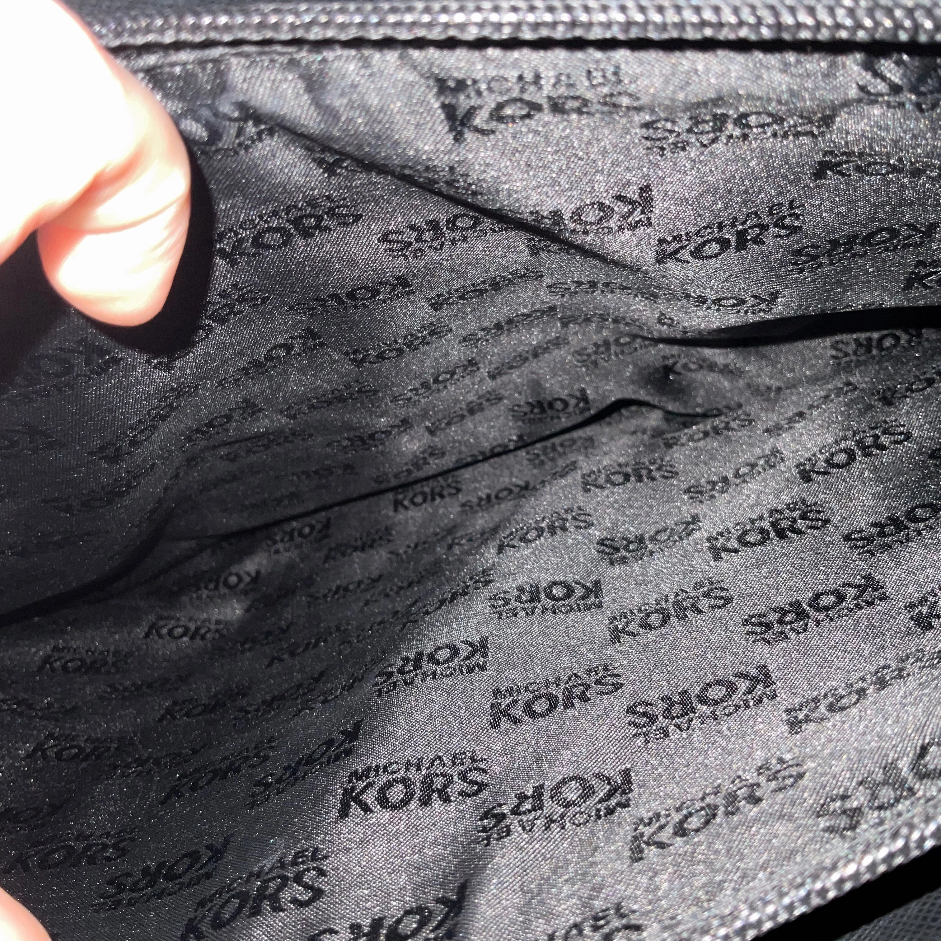 Handbag Designer By Michael Kors  Size: Large