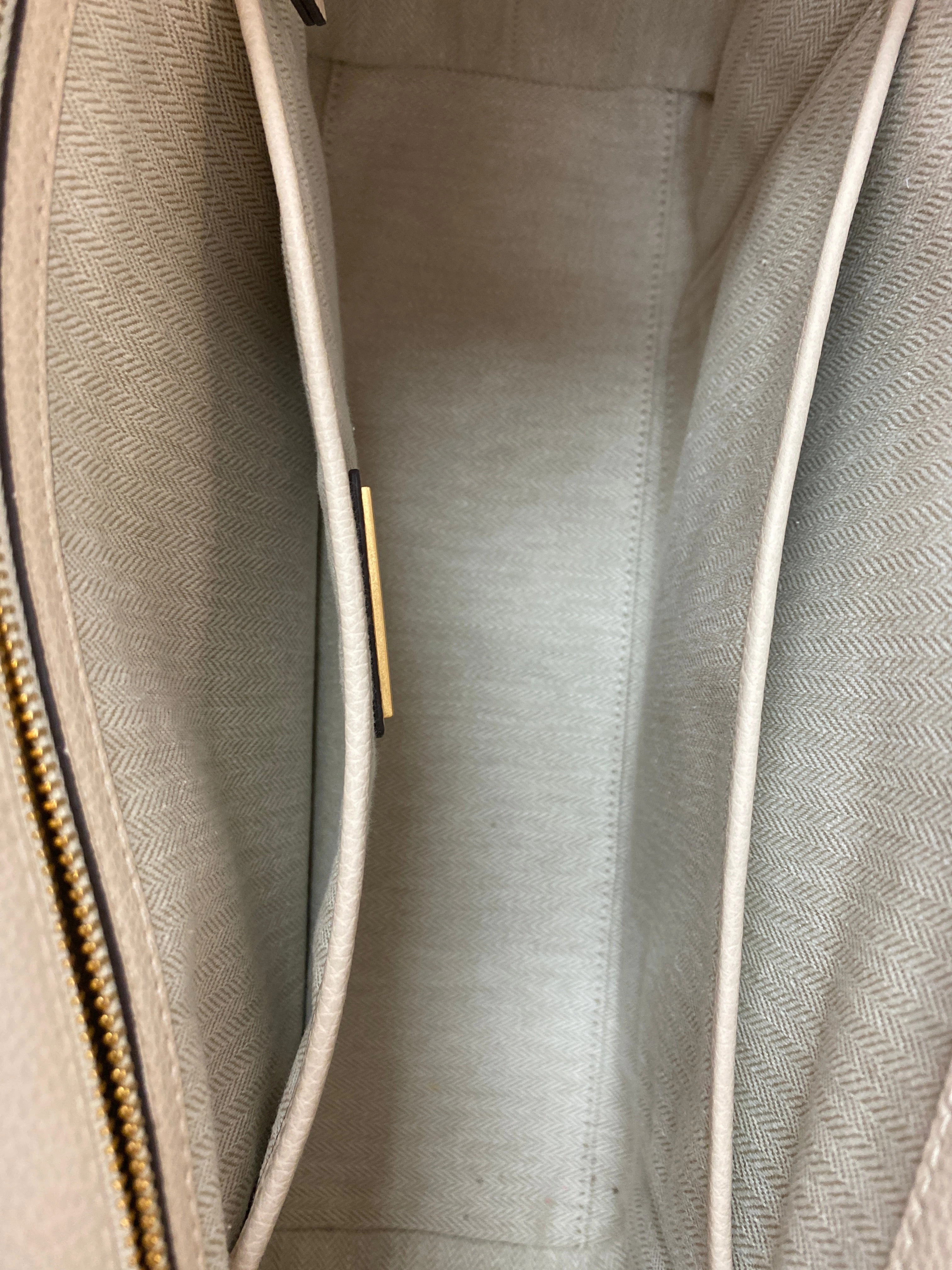 Handbag Designer By Tory Burch  Size: Large