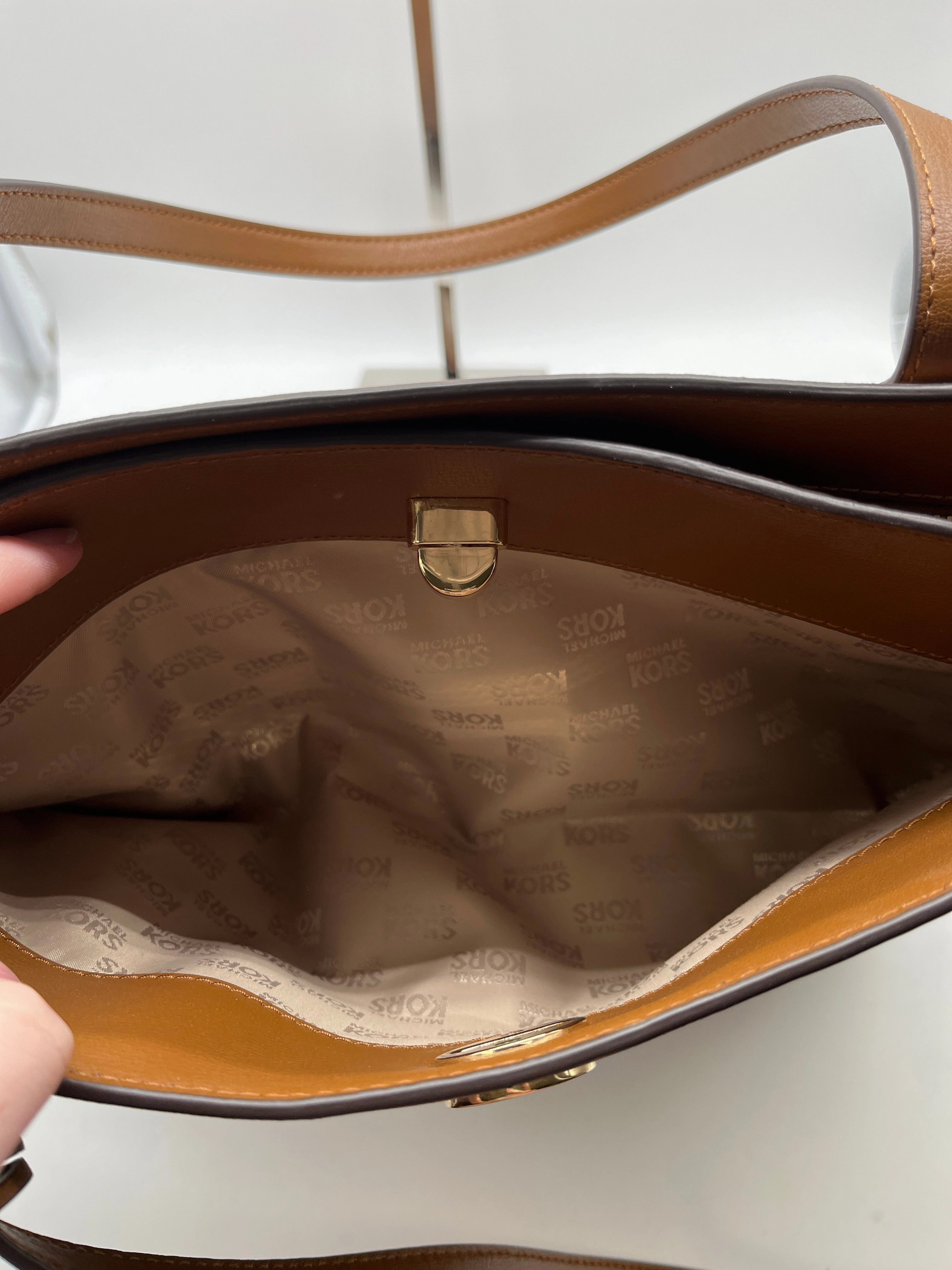 Handbag Designer Michael Kors, Size Large