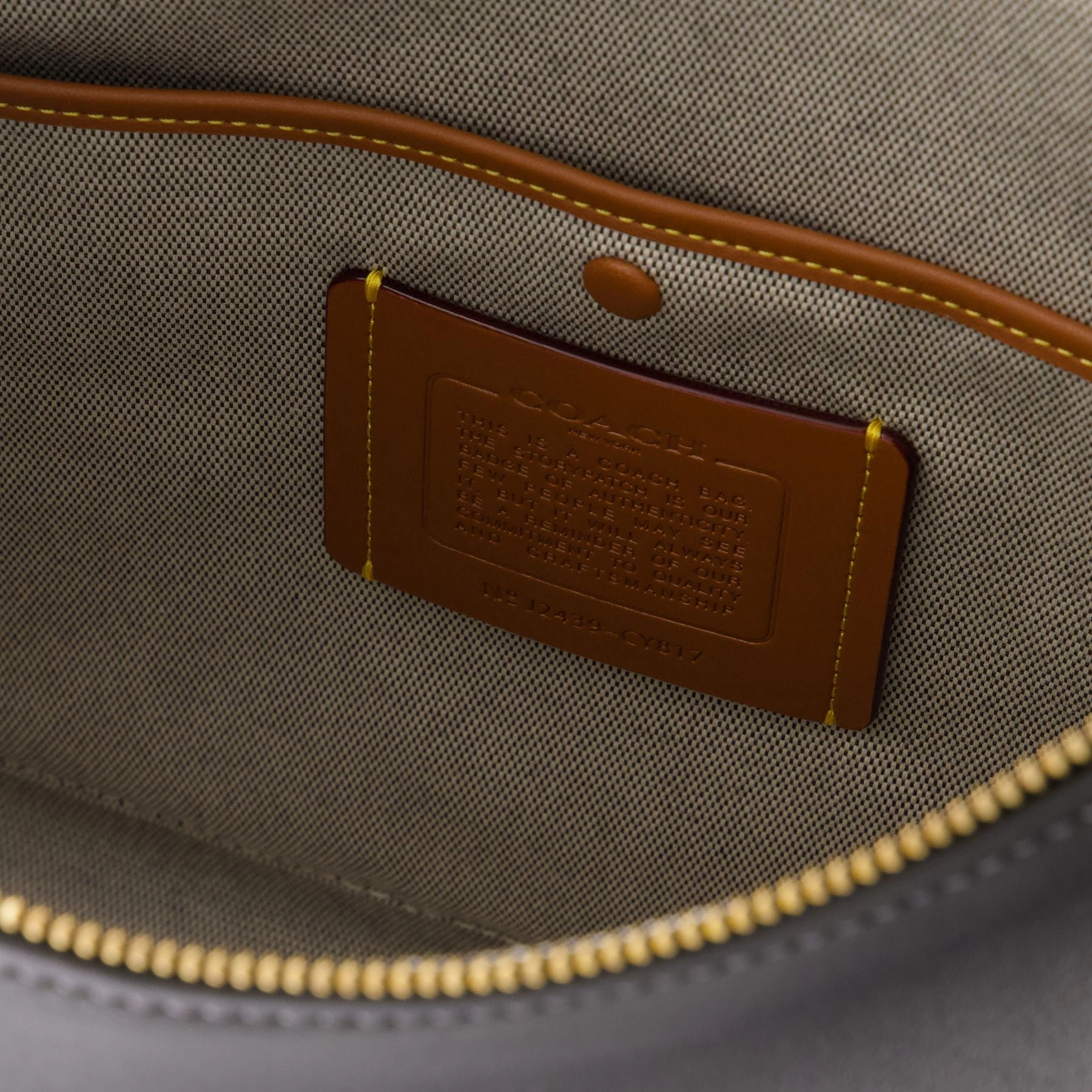 Juliet 38 Shoulder Bag - Coach - Leather - Black
