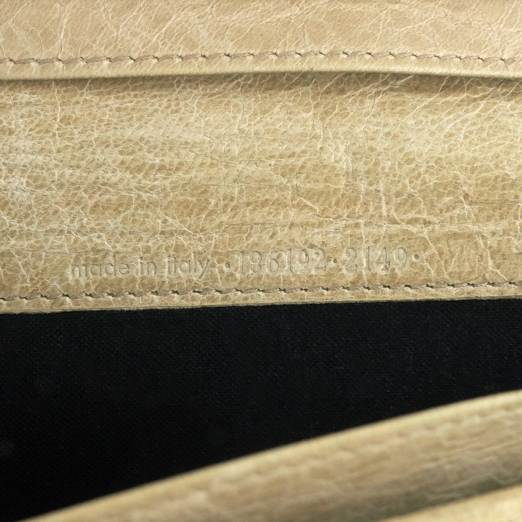 Long Zipper Agneau Leather Wallet