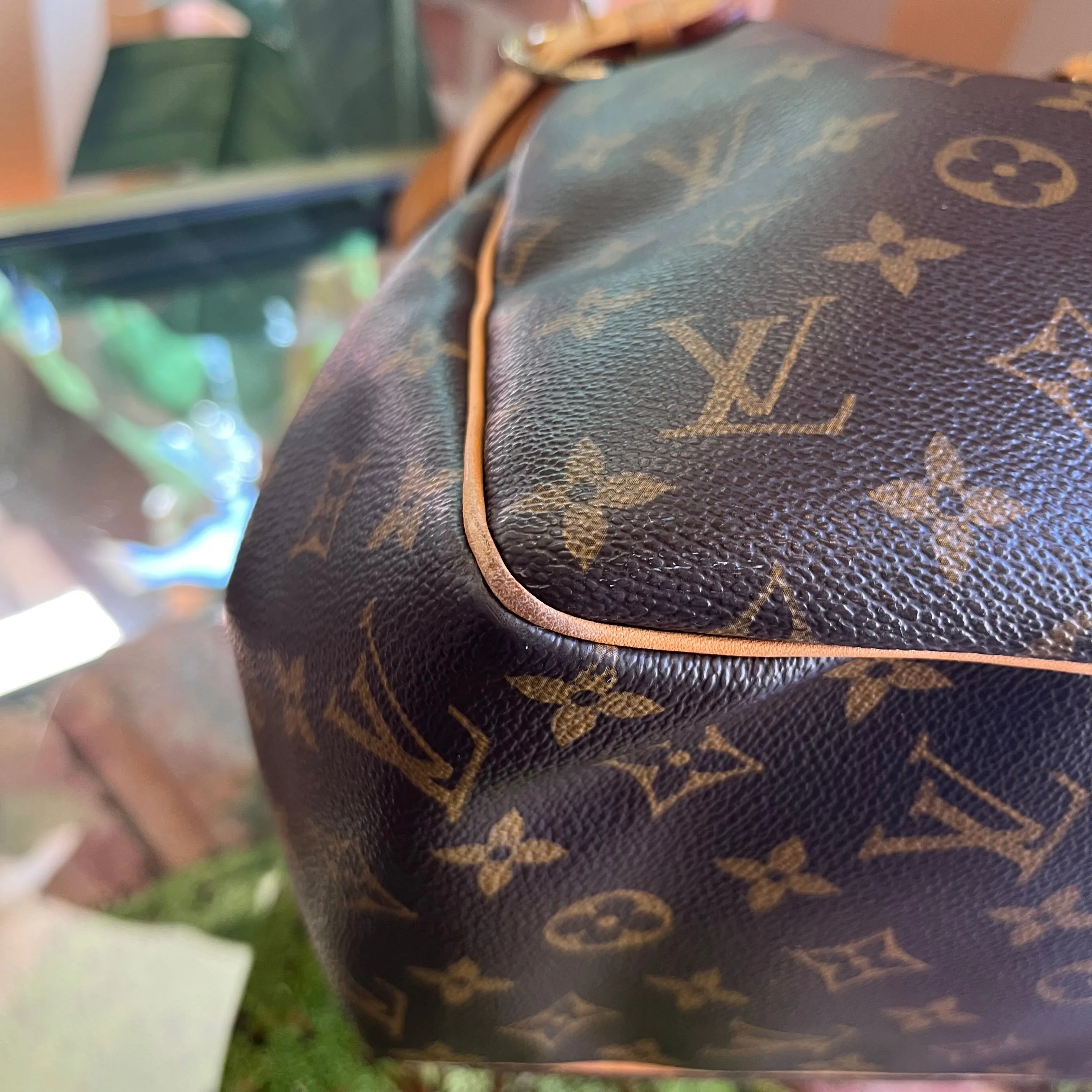 LOUIS VUITTON Vertical Batignolles Monogram Shoulder Bag