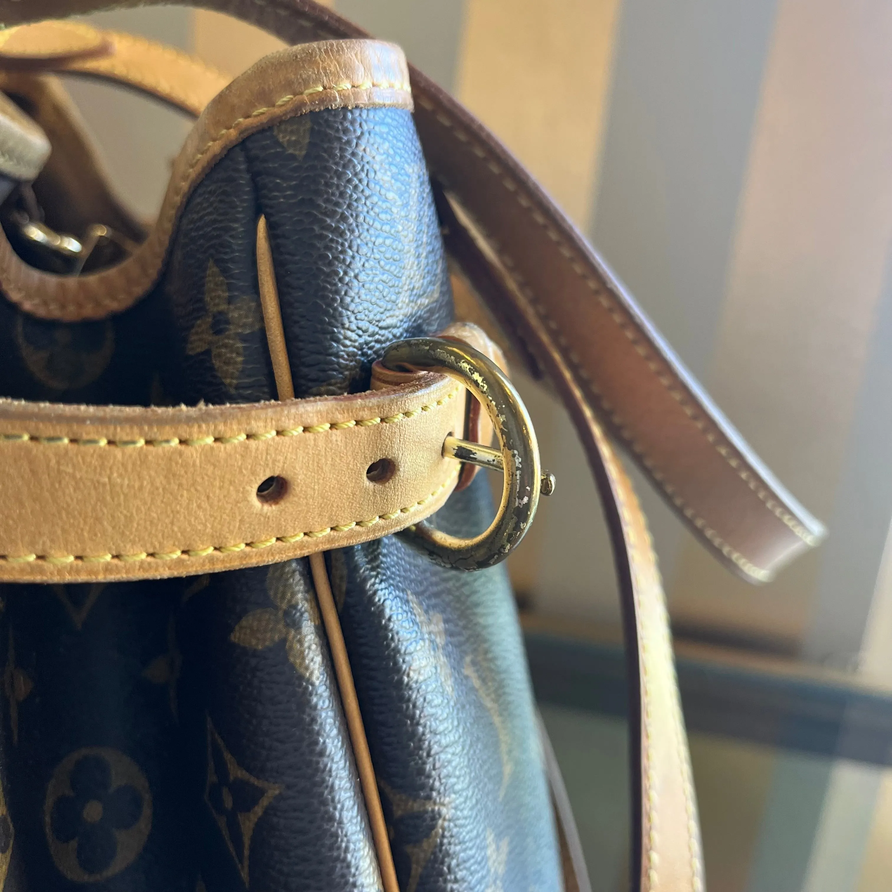 LOUIS VUITTON Vertical Batignolles Monogram Shoulder Bag