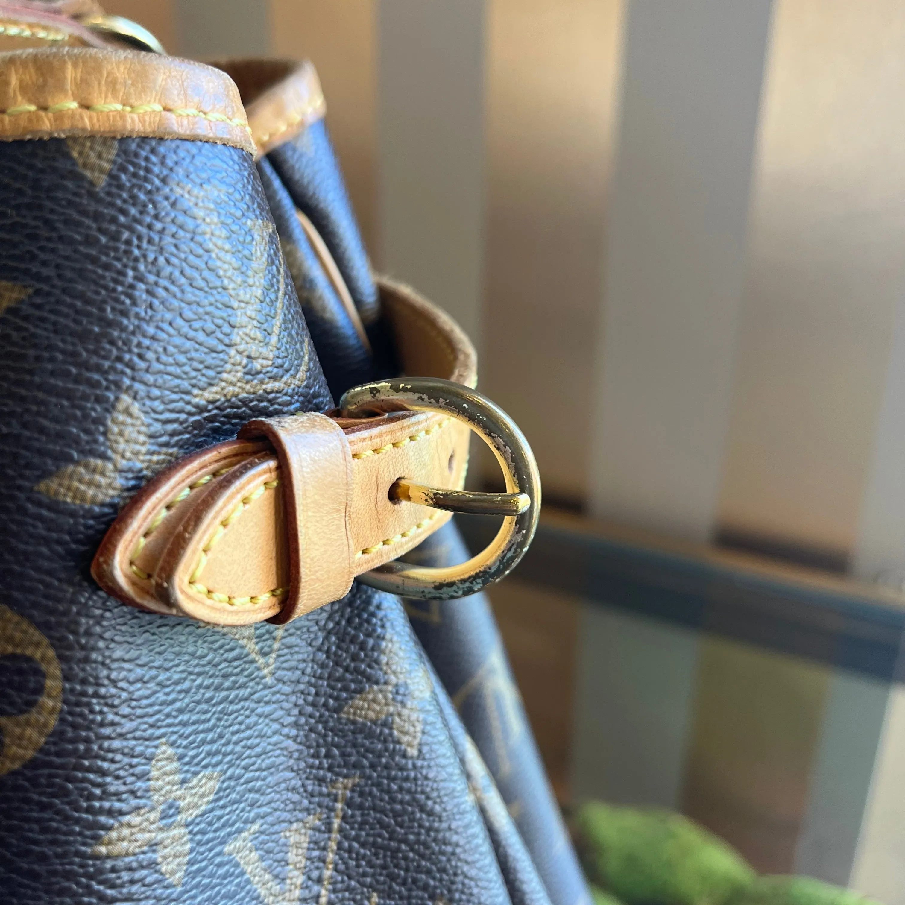 LOUIS VUITTON Vertical Batignolles Monogram Shoulder Bag