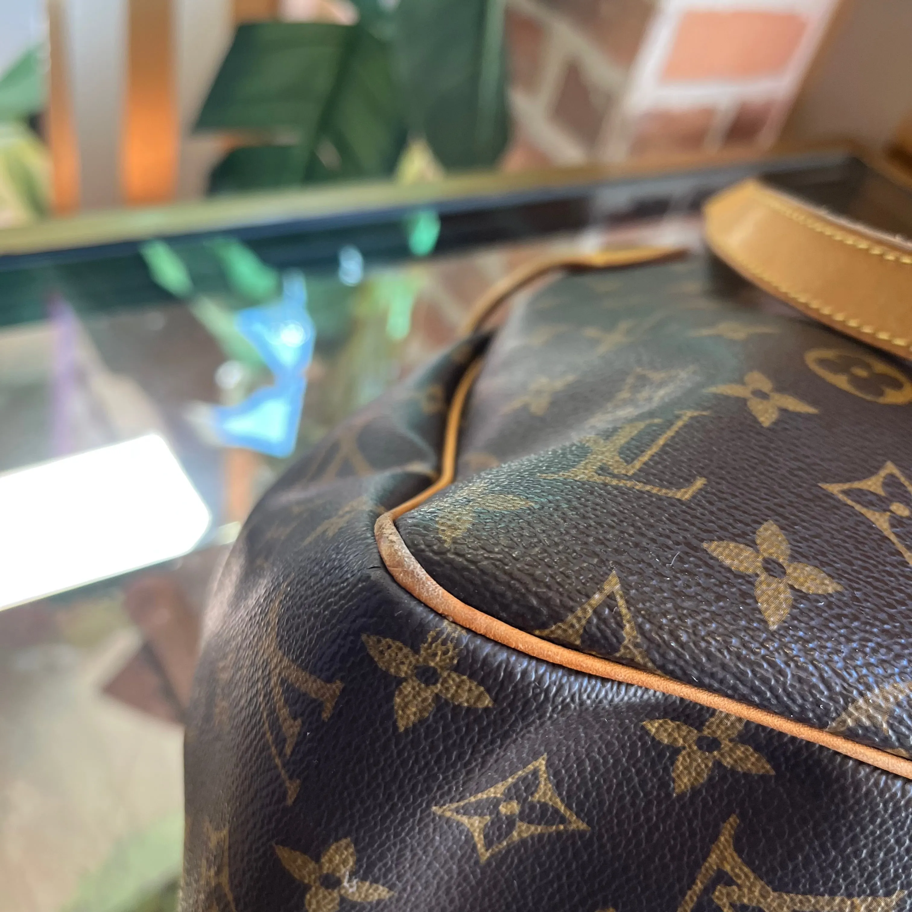 LOUIS VUITTON Vertical Batignolles Monogram Shoulder Bag