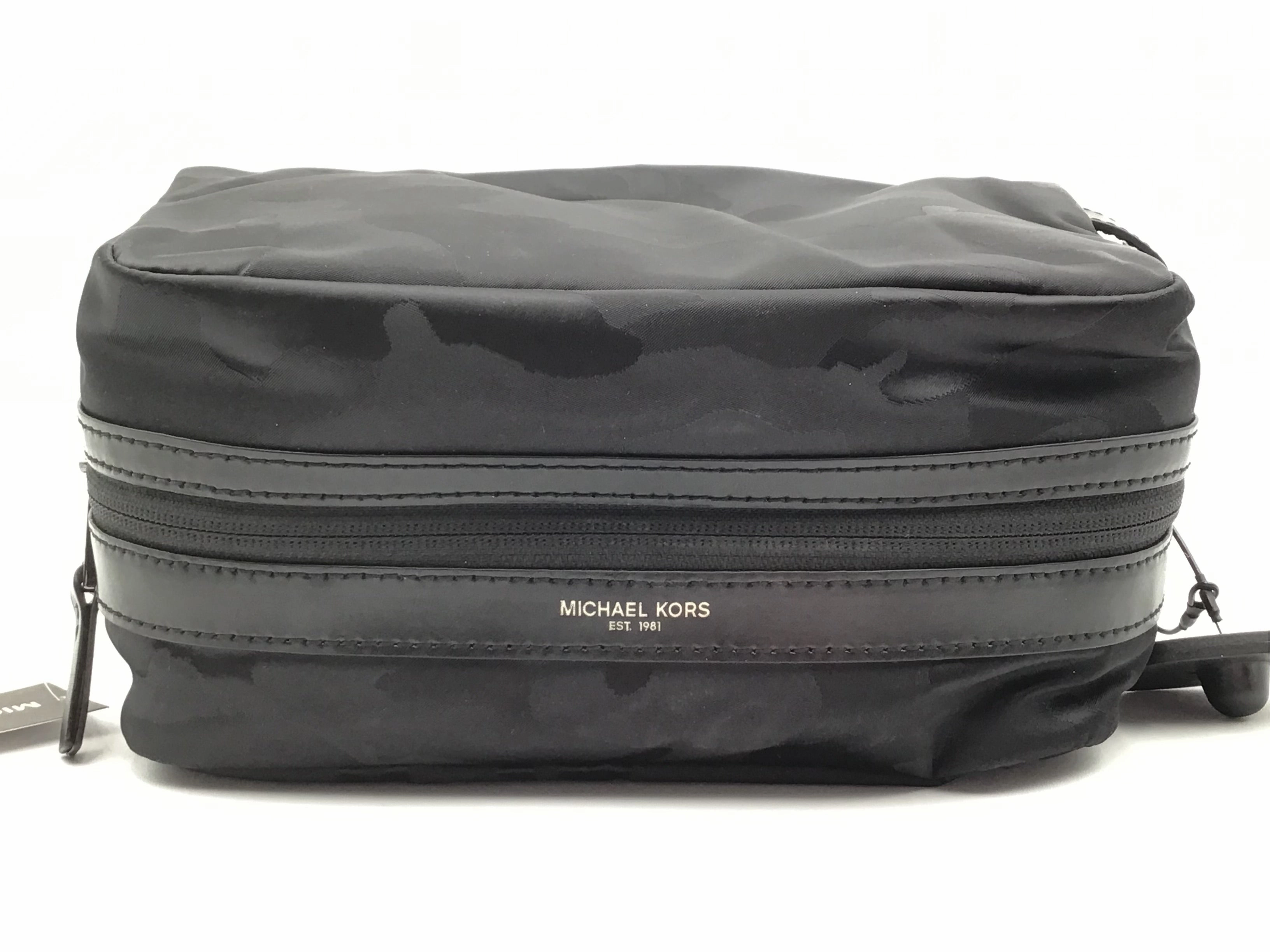 Makeup Bag Designer By Michael Kors, Size: Medium