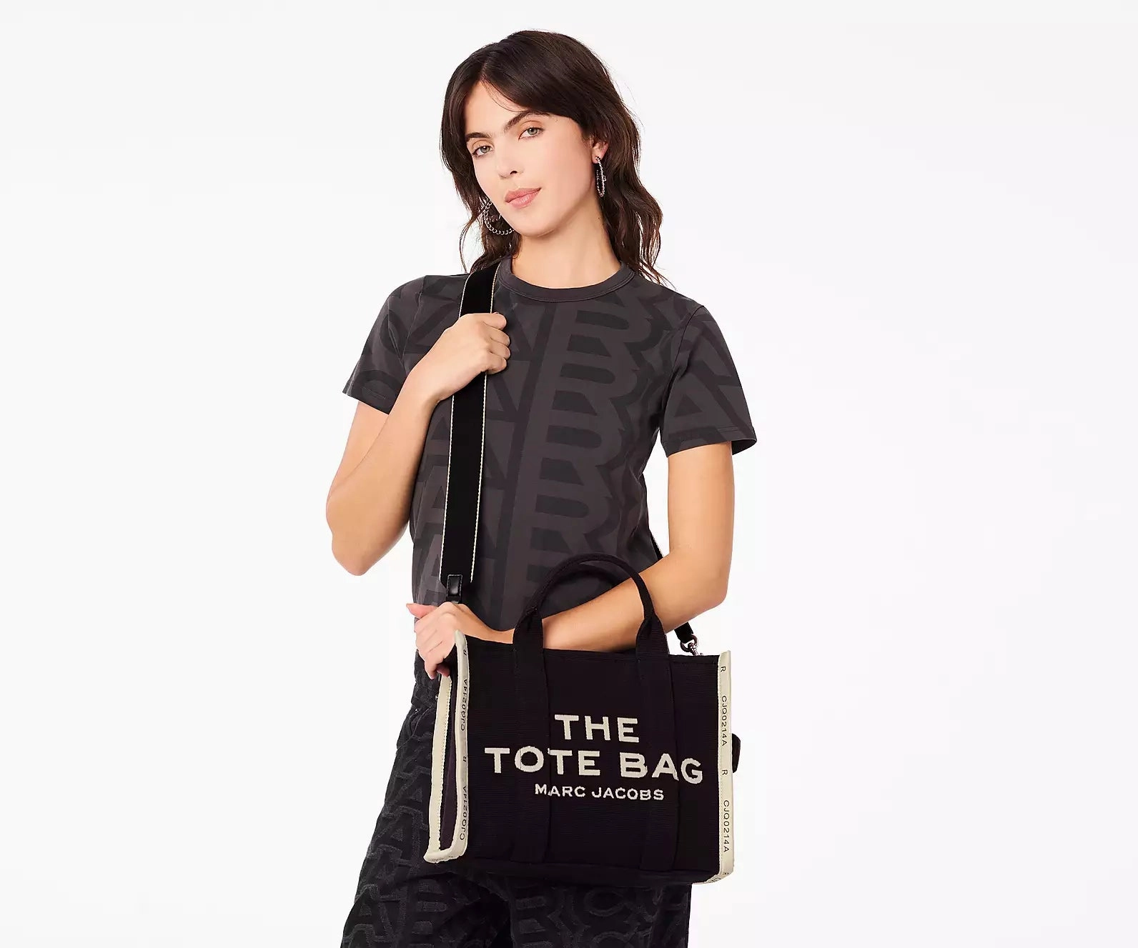 Marc Jacobs  The Tote Bag Medium (Black)