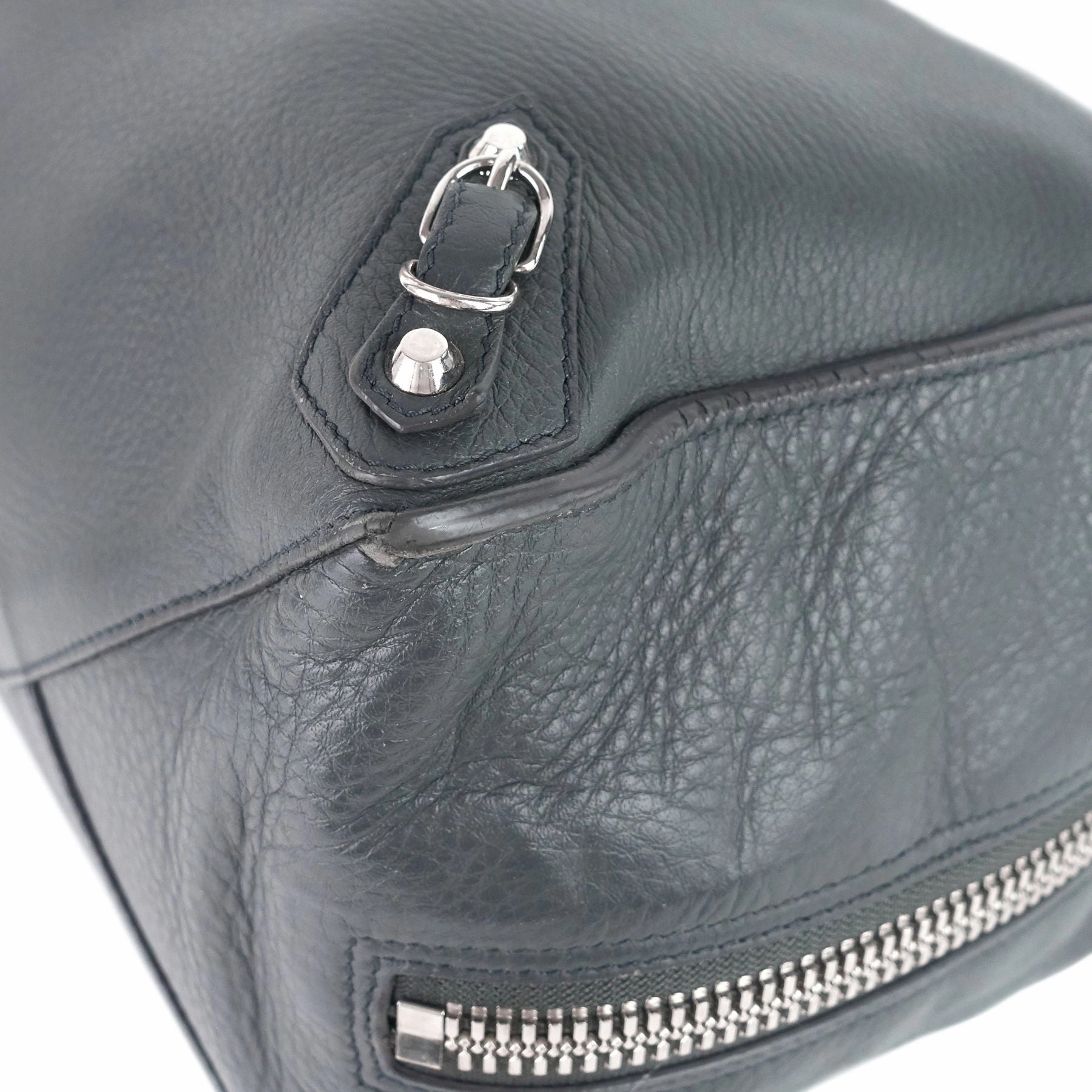 Papier A4 Medium Classic Stud Agneau Leather Bag