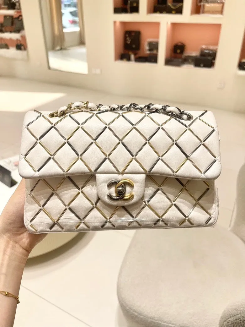 Preloved Chanel CF Medium White Leather Shoulder Bag