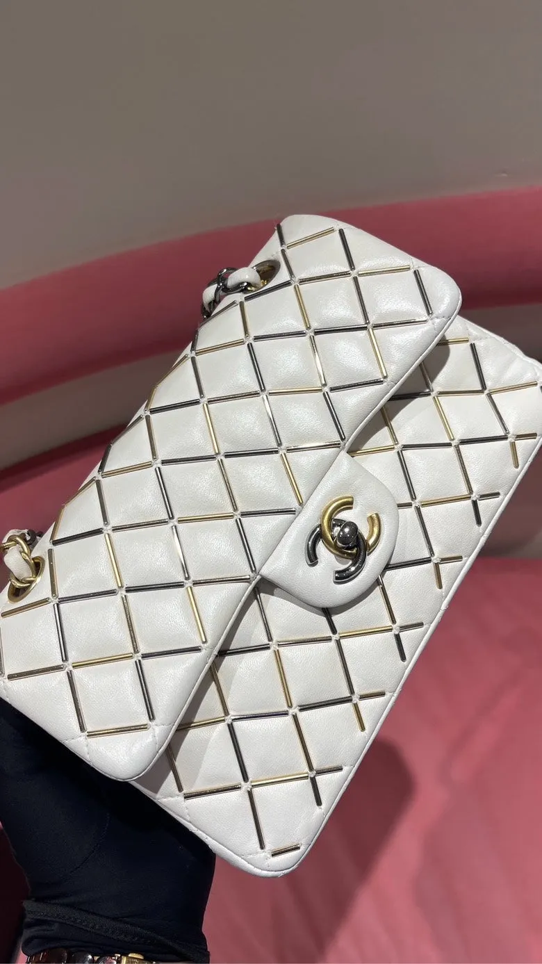 Preloved Chanel CF Medium White Leather Shoulder Bag