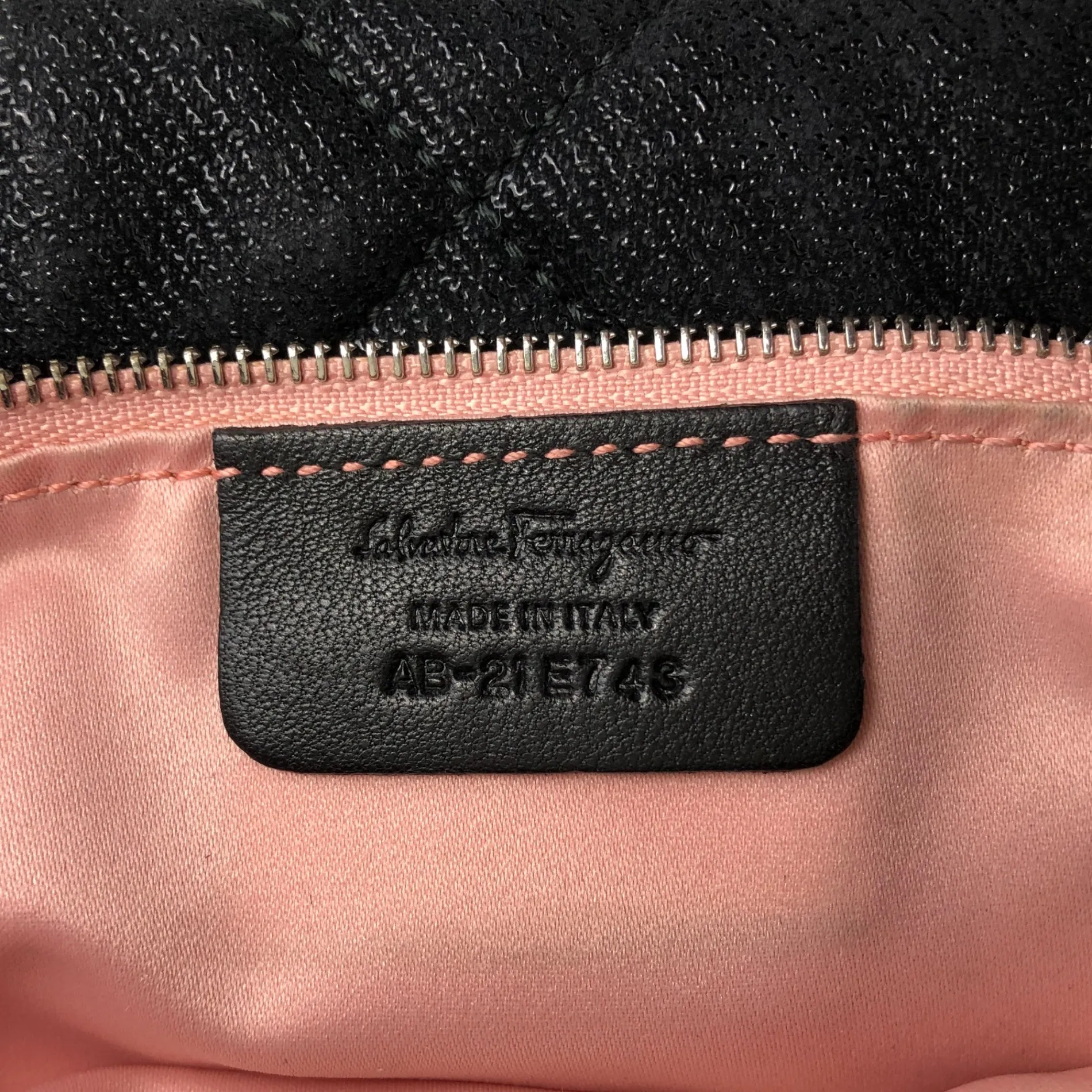 Salvatore Ferragamo Logo Chain Handbag Shoulder bag Black Vintage im33vh