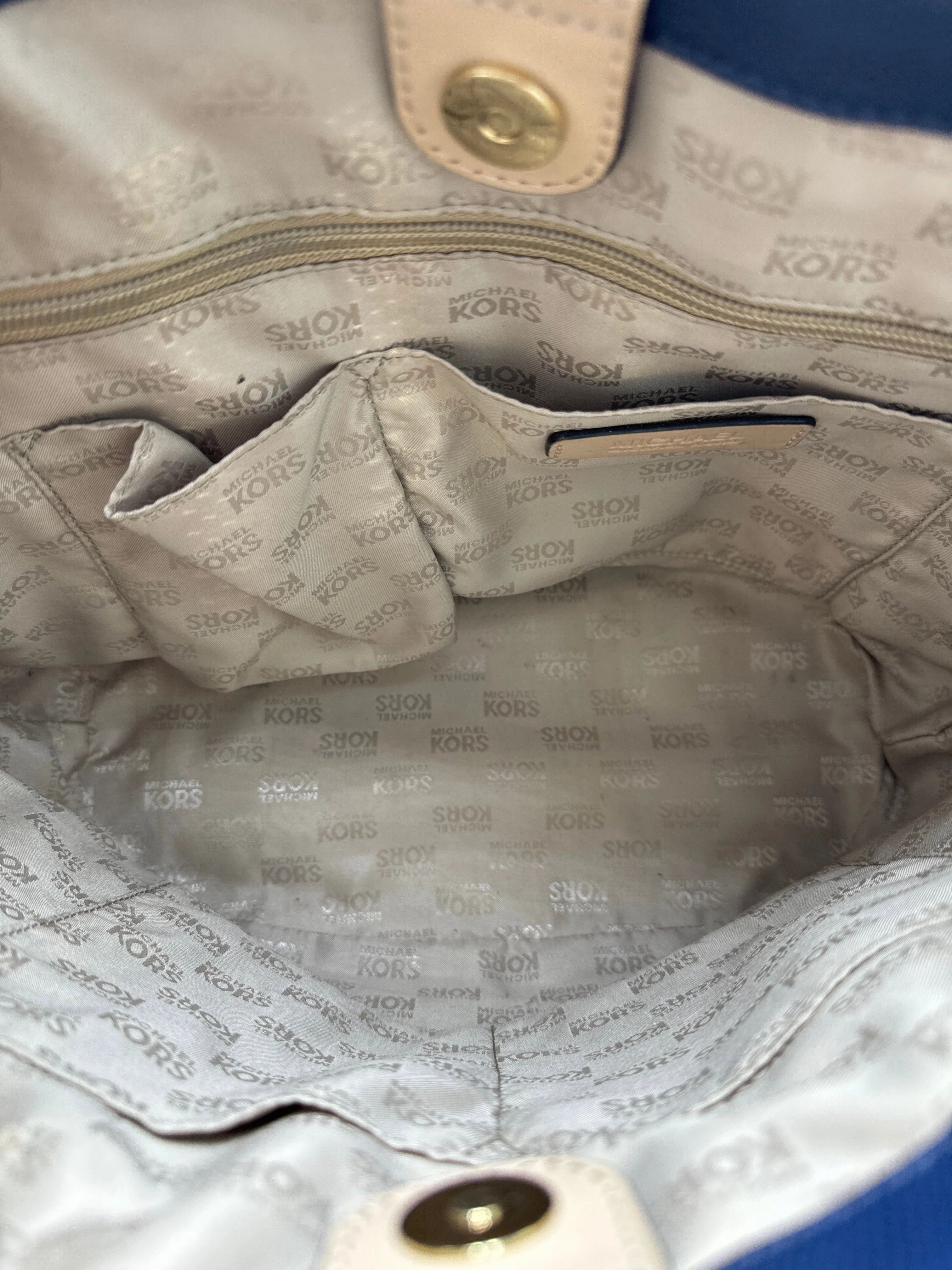Tote / Handbag Designer By Michael Kors